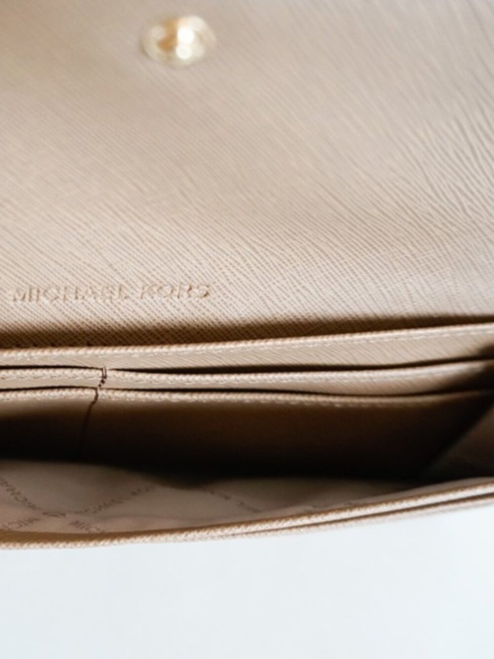 MK JET SET TRAVEL SLIM FLAT WALLET DARK KHAKI - Picture 3 of 4